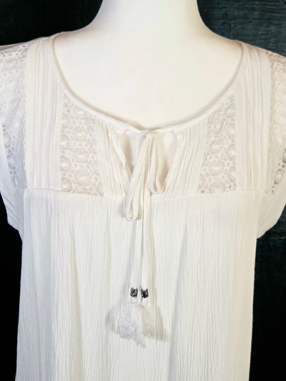 Black Rainn White Boho Lace Inset Keyhole Tassel Gauze Tunic Top M - Picture 3 of 10
